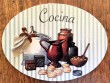 Placa de cocina con comida almacenada (con texto COCINA)