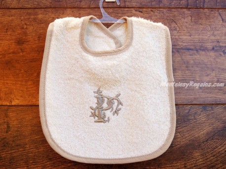 Babero bebé letra P