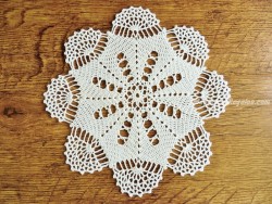 Tapete bordado redondo - 24 cm.