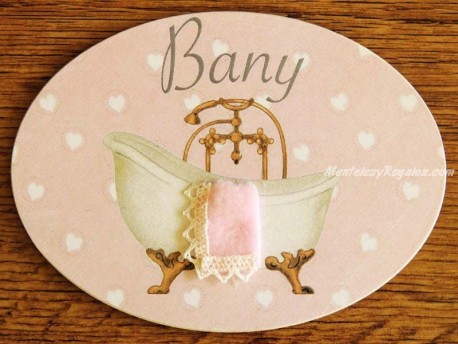 Placa de baño con bañera sobre fondo rosa (con texto BANY)