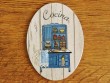 Placa de cocina con mueble alacena azul (con texto COCINA)